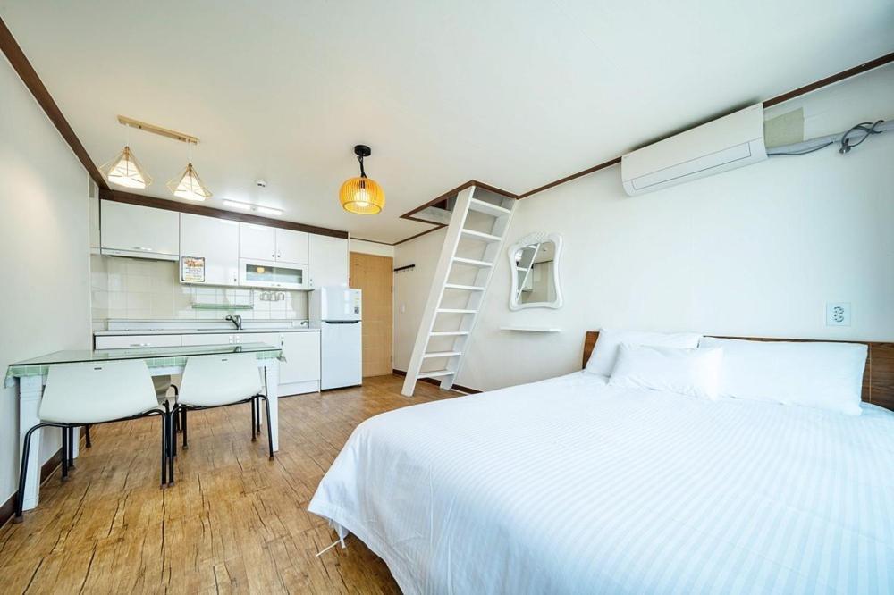 Yangyang Sunrise Pension Chambre photo